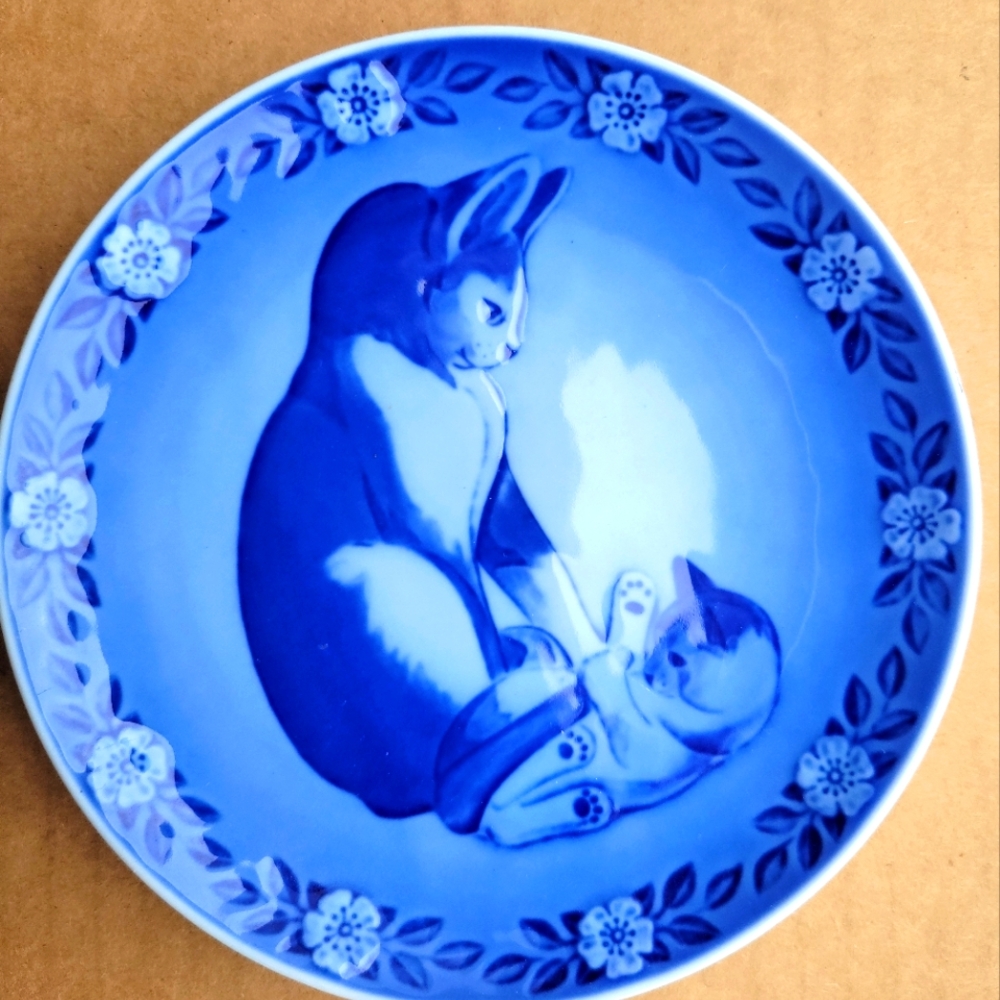 Vintage Mother and Child Cat🐱1983 Royal Copenhagen 6" Plate